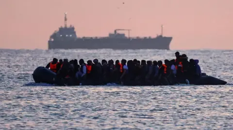 First Migrant Returned to France Under Fresh ‘One In, One Out’ Agreement