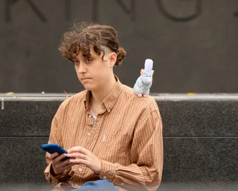 Individuals give me a wide berth’: My weird seven days of wearing shoulder toys